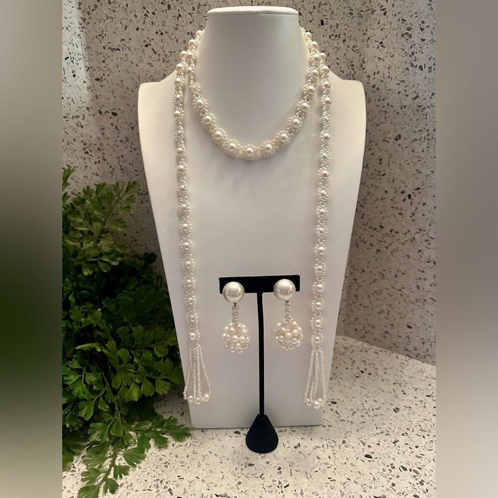 Pearl bead Lariat necklace and vintage earrings
